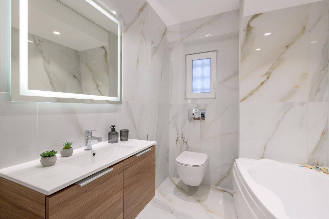 Harmony Elegant Central Apartment Rhodes City Bagian luar foto